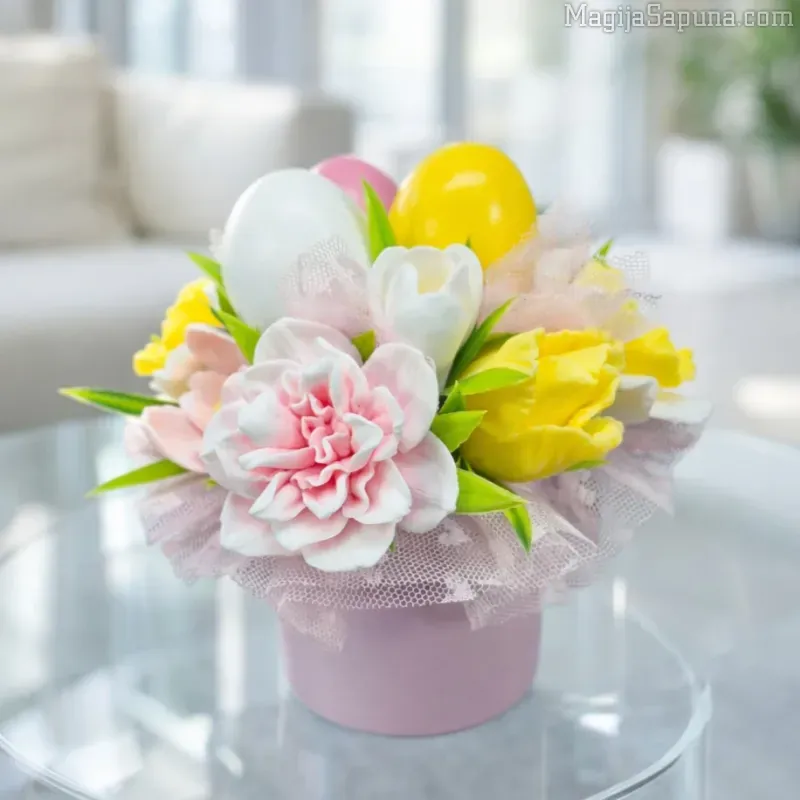 Aranžman za Uskrs u roze saksiji