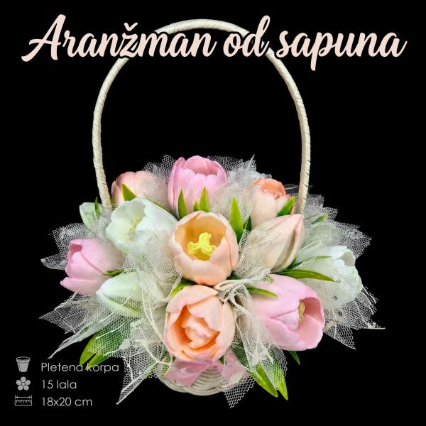 Poklon aranžman od sapuna sa 15 lala