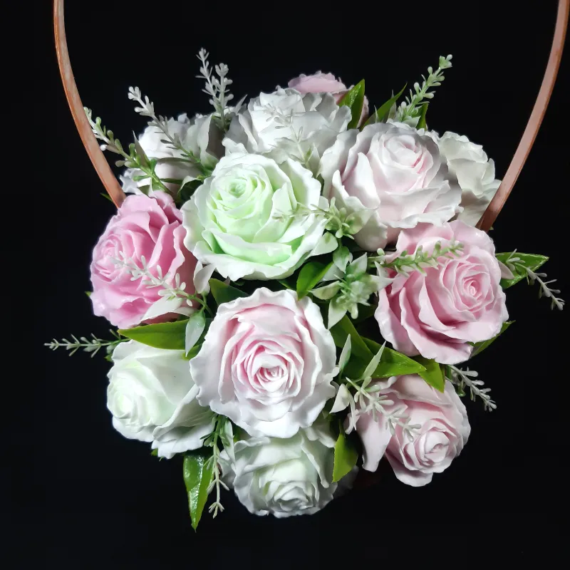 Aranžman od 15 ruža u elegantnoj korpi