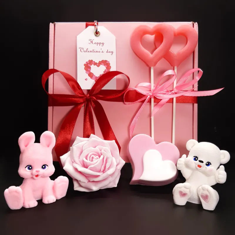 Ekskluzivni poklon set u nežno roze kutiji sa mašnom