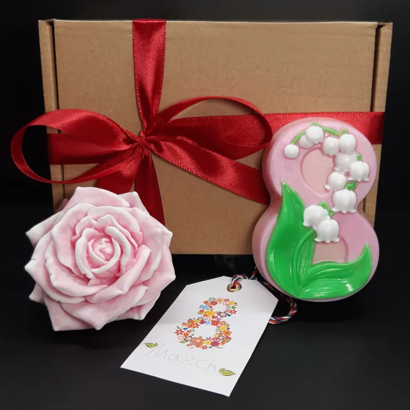 Set sapuna za 8. mart – ruža i osmica sa đurđevkom