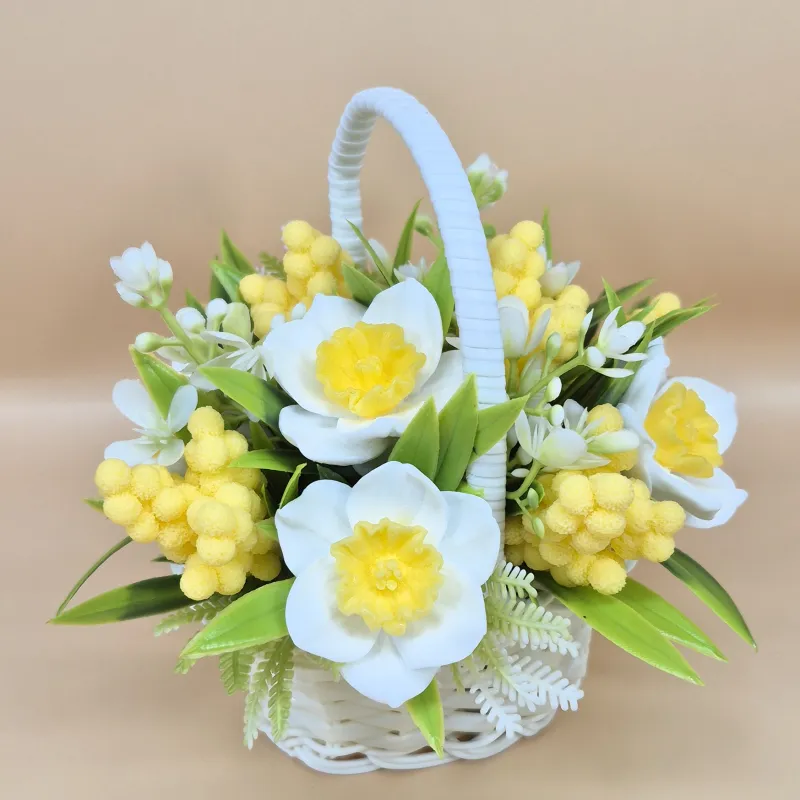 Aranžman od 11 sapunskih cvetova – narcisi i mimoza