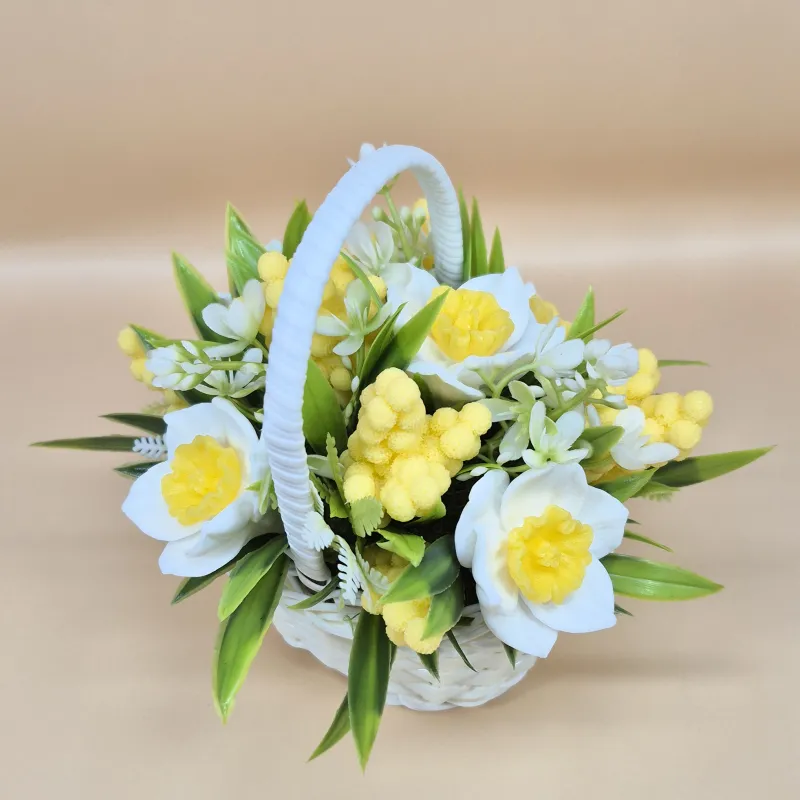 Aranžman od 11 sapunskih cvetova – narcisi i mimoza