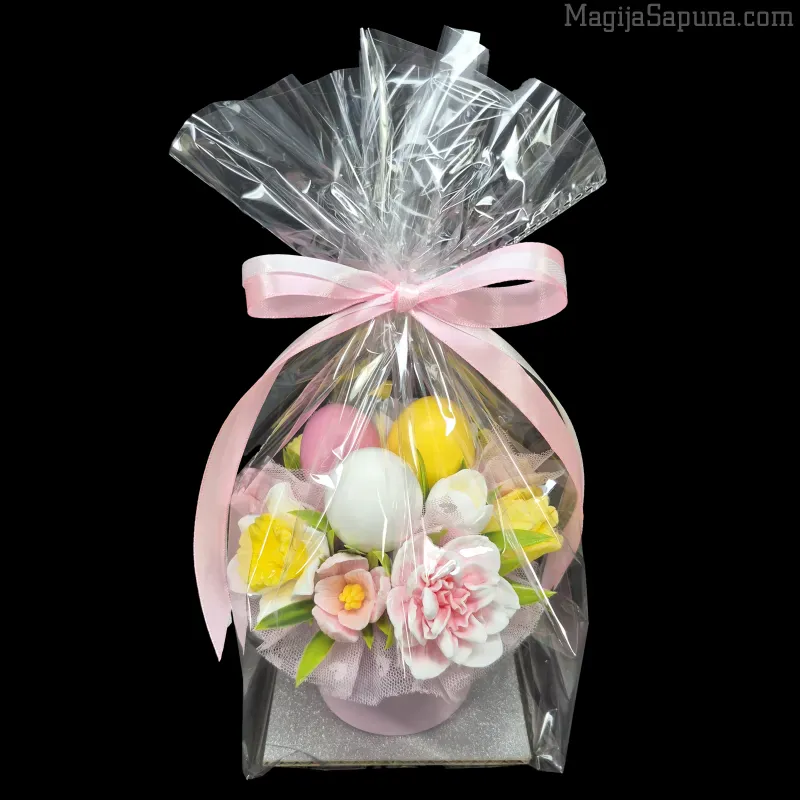 Aranžman za Uskrs u roze saksiji