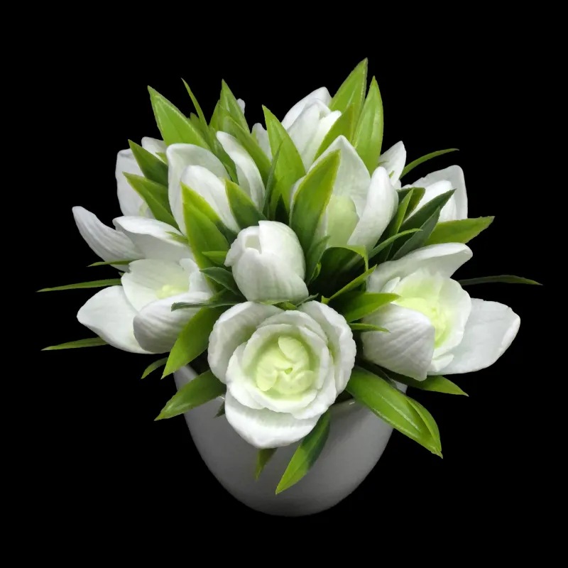 Buket preslatkih visibaba u keramičkoj saksiji