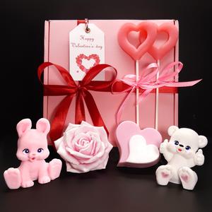 Ekskluzivni poklon set u nežno roze kutiji sa mašnom