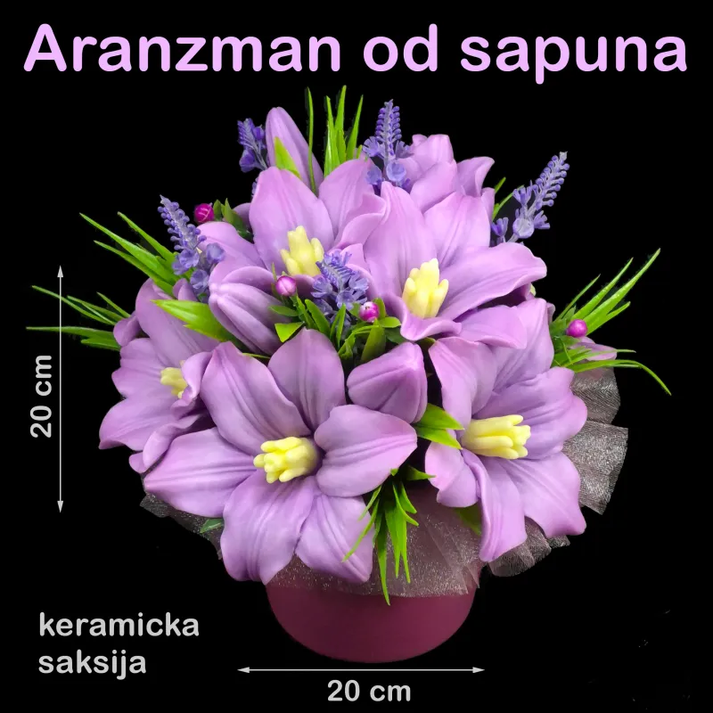 Lilo ljiljani od sapuna u keramičkoj saksiji 