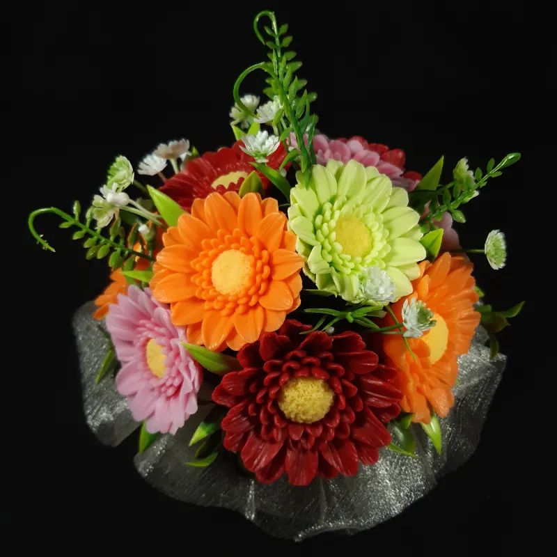 Sapunasti aranžman sa gerberima