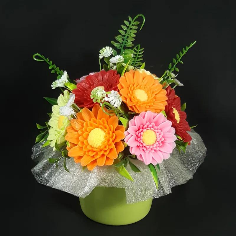 Sapunasti aranžman sa gerberima