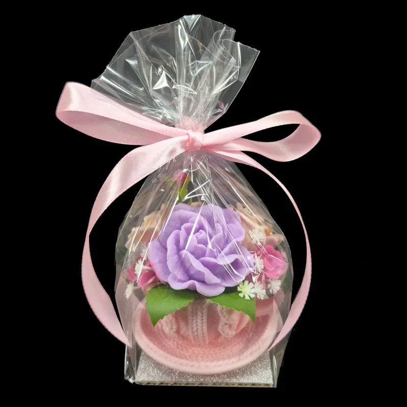 Roze šoljica sa ružama od sapuna