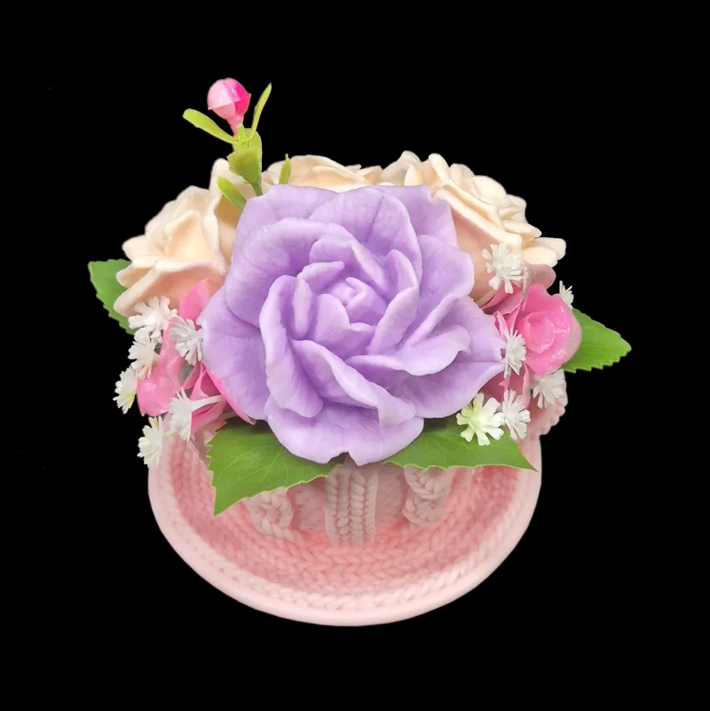 Roze šoljica sa ružama od sapuna